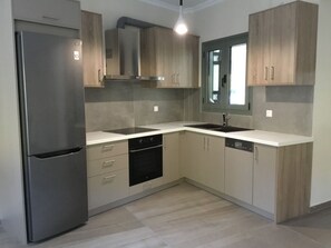 House, 3 Bedrooms, Garden View | Private kitchen | Full-size fridge, oven, stovetop, dishwasher - Lagkada Suites (Lefkada)