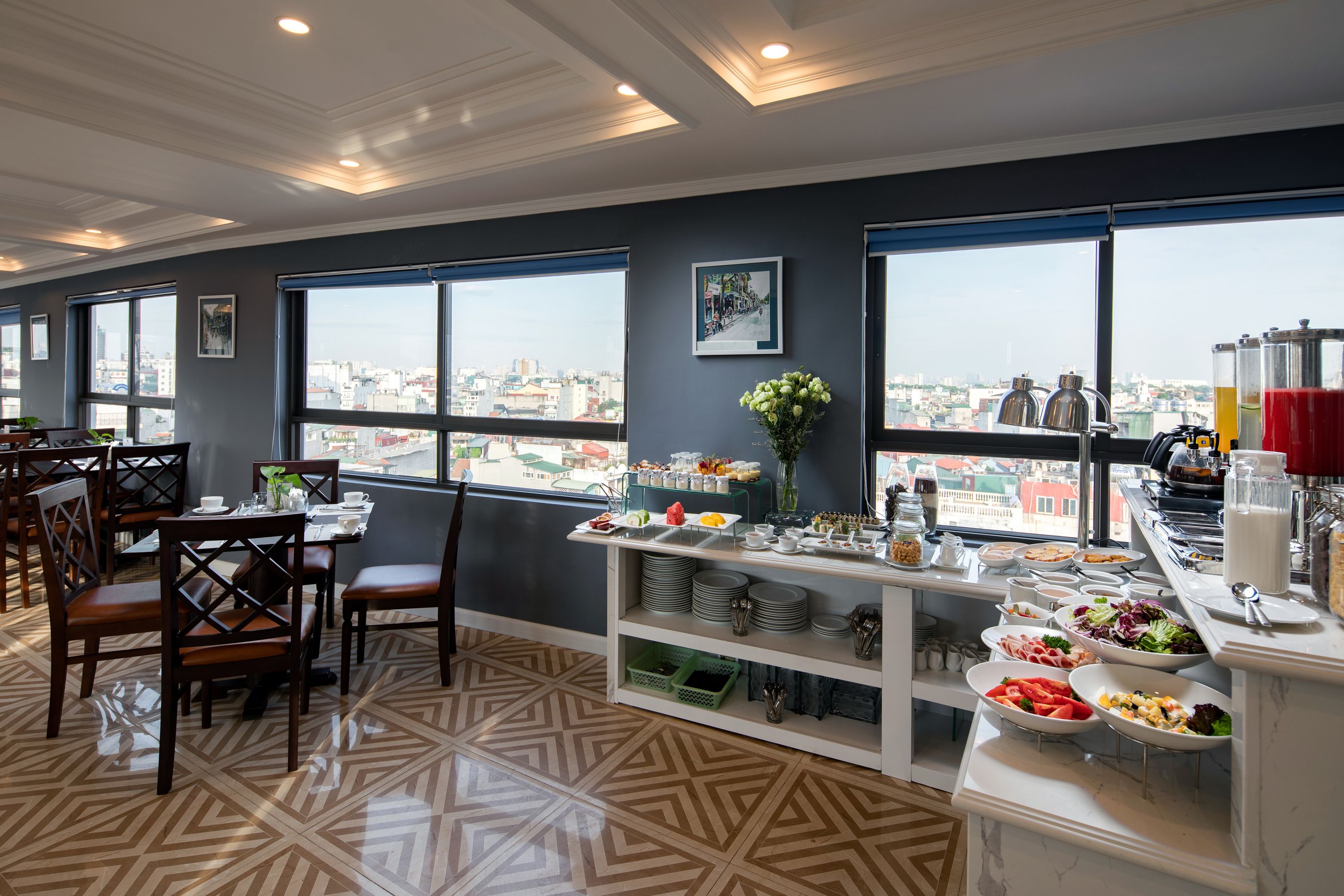 breakfast, lunch, dinner served; local and international cuisine