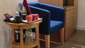 Superior Double Room | Premium bedding, minibar, in-room safe, desk - Hanoi Backpackers Hostel & Rooftop bar (Hanoi)