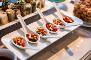 Breakfast buffet - Hanoi Backpackers Hostel & Rooftop bar (Hanoi)