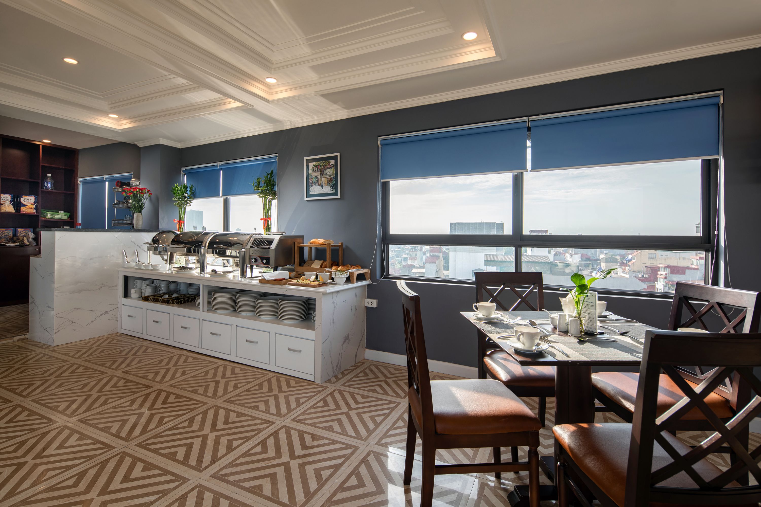 breakfast, lunch, dinner served; local and international cuisine