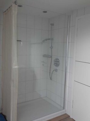 Unclassified image, 2 of 20, button