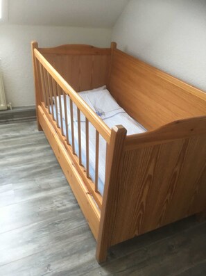 2 chambres, lit parapluie, Wi-Fi, draps fournis