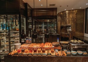 Daily buffet breakfast for a fee - Stay Wellbeing & Lifestyle Resort (Rawai)
