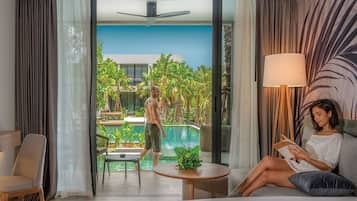 Junior Suite, Pool Access | Egyptian cotton sheets, premium bedding, Select Comfort beds, minibar
