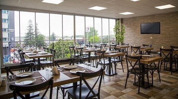 Desayuno buffet incluido todos los días