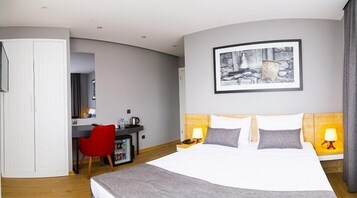 Standard-Doppelzimmer | 1 Schlafzimmer, Zimmersafe, Schreibtisch, laptopgeeigneter Arbeitsplatz