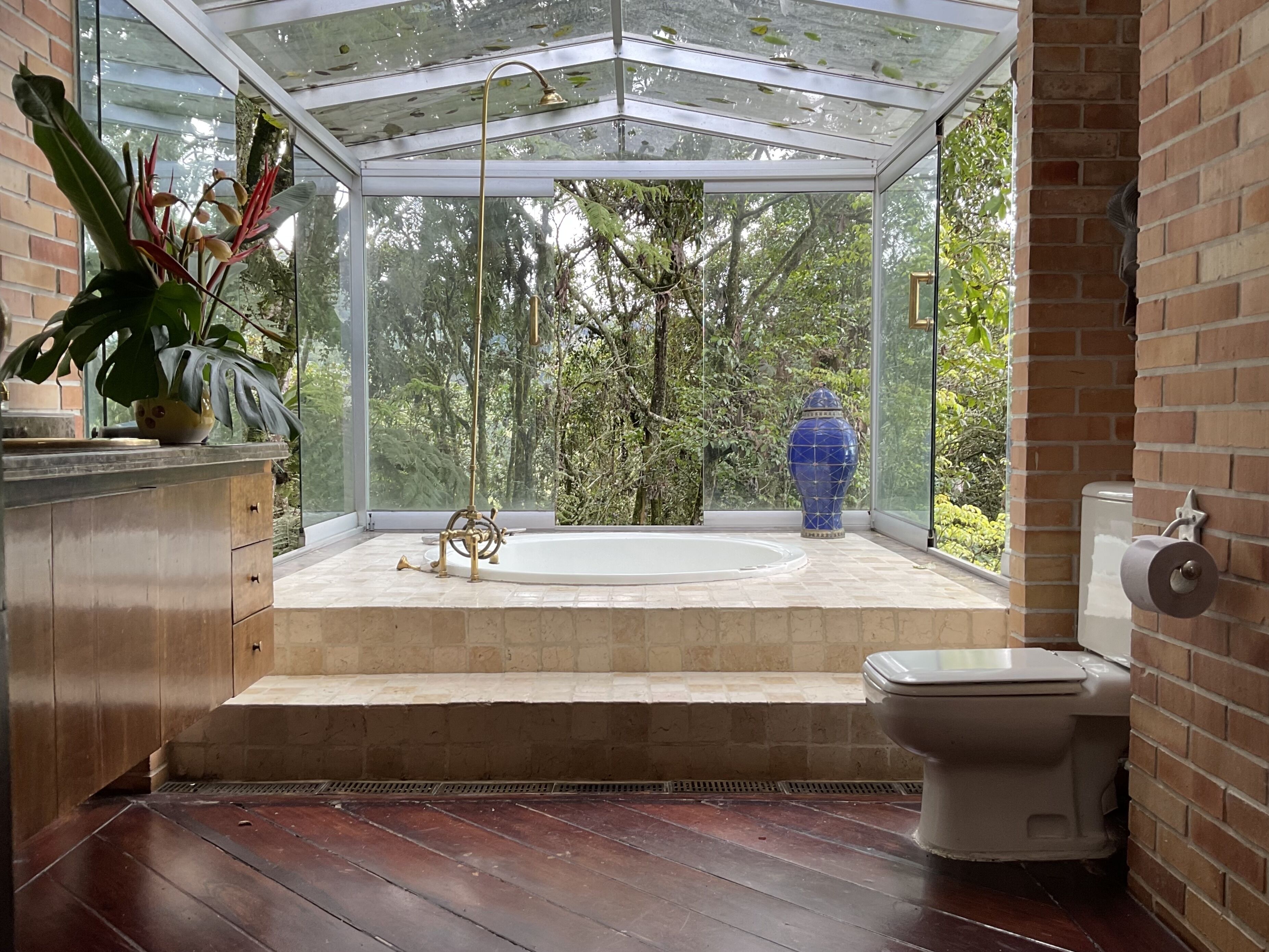 Ensemble douche/baignoire, baignoire à jets, sèche-cheveux