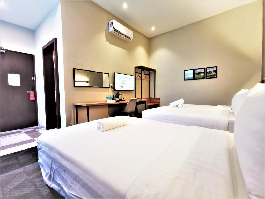 minibar, in-room safe, desk, blackout curtains