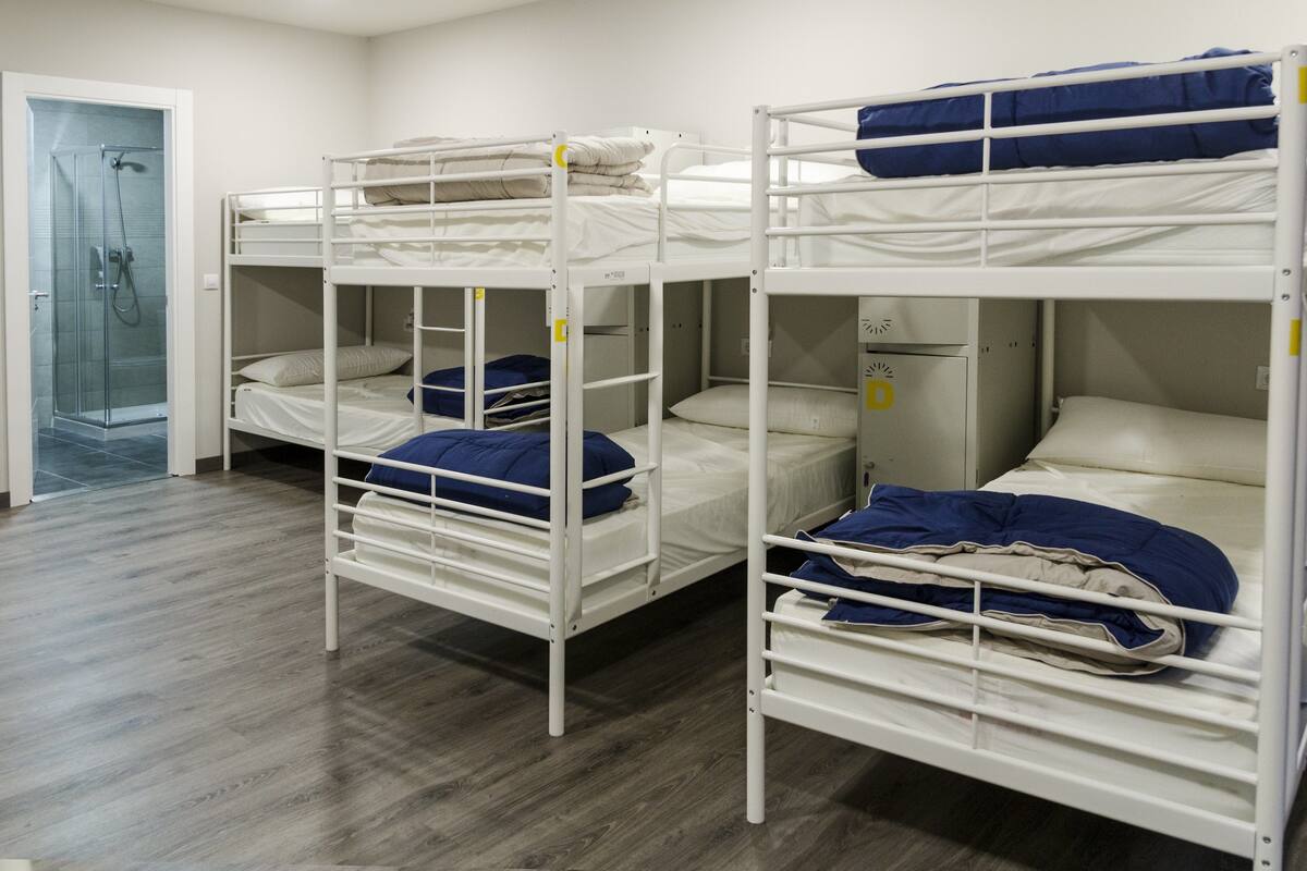 Shared Dormitory, Men only, Shared Bathroom (1 bed in 10 Bed Dorm)