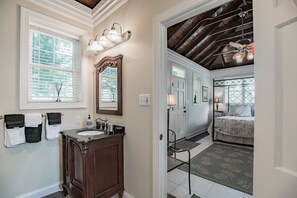 1 habitación, wifi y ropa de cama