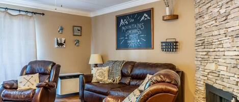 Smart TV, chimenea y reproductor de DVD
