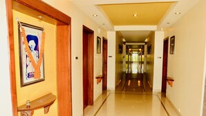 Lobby - Hotel Bombay Inn (Cuttack)