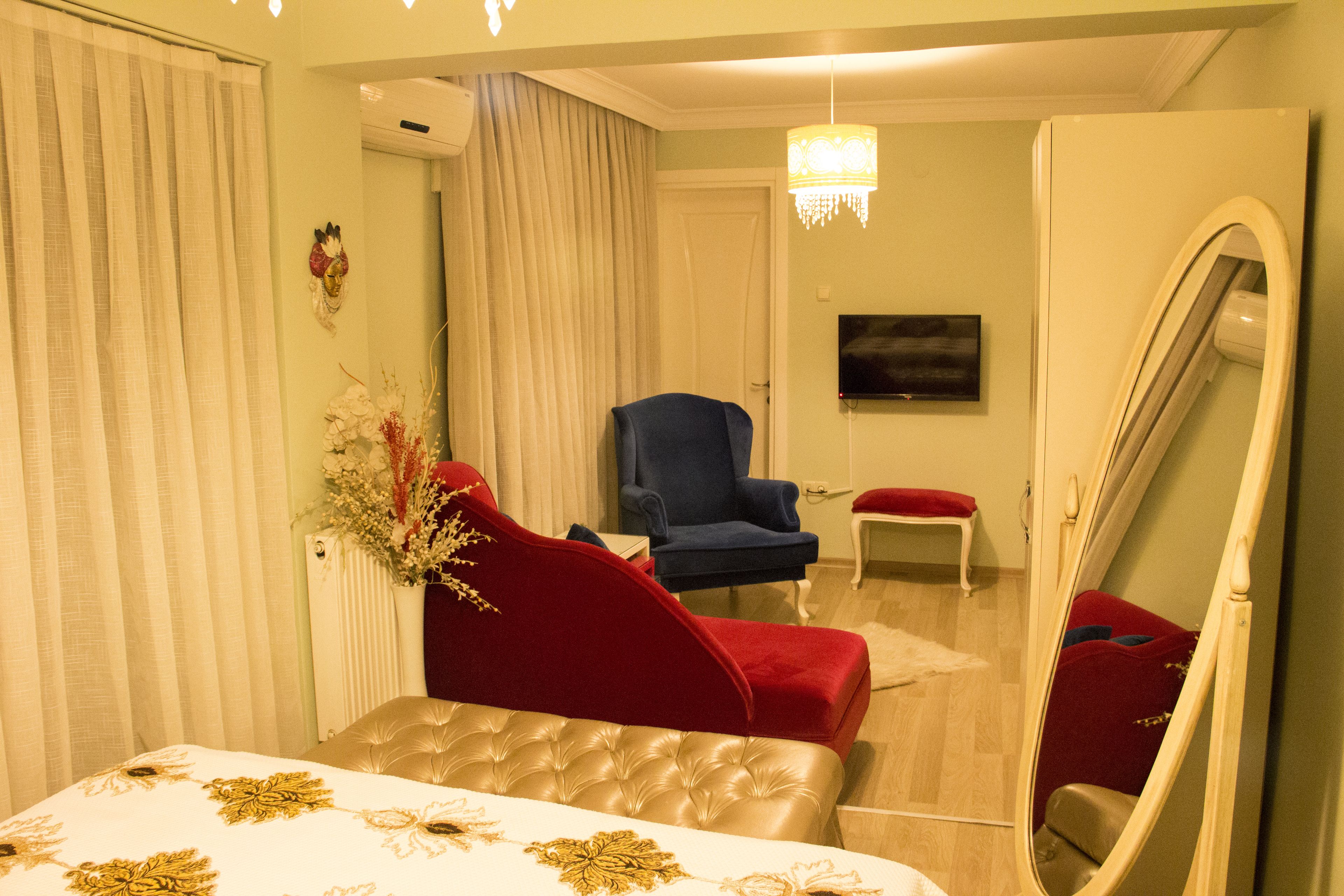 Deluxe Studio, City View | 1 bedroom, down duvets, memory-foam beds, blackout curtains