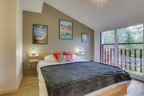 4 sovrum och skrivbord