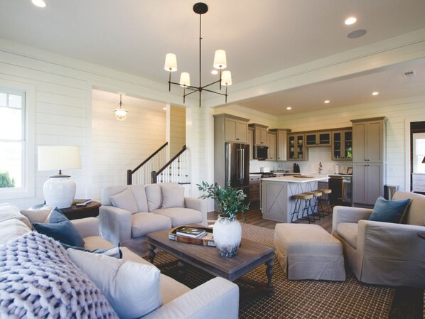 TV, stereo - Kaya Cottages - Kaya Cottage (Dahlonega)