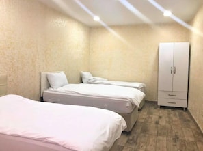 Apartment, 2 Schlafzimmer | Zimmersafe, Verdunkelungsvorhänge, schallisolierte Zimmer