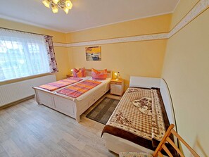 3 bedrooms, WiFi, bed sheets