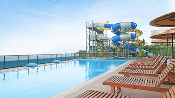 4 outdoor pools, open 10:00 AM to 6:00 PM, pool umbrellas, pool loungers