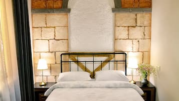 Individuelt dekorert, individuelt innredet, skrivebord og lydisolert