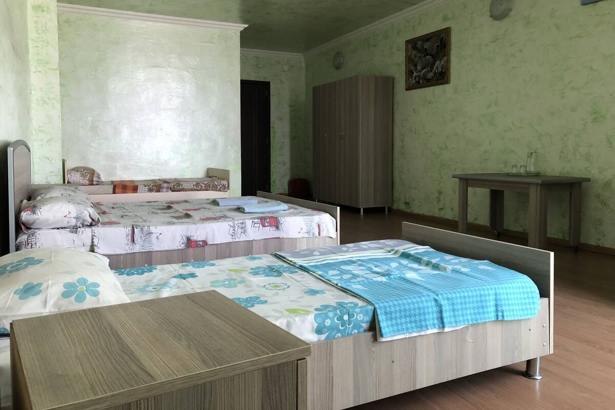 Chambre Quadruple, vue ville