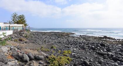 Apartment "El Golfo Lanzarote" In Charming Fishing Village Close to Beach and National Park
