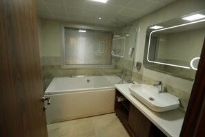Presidential Suite, City View | Bathroom | Shower, free toiletries, hair dryer, bathrobes