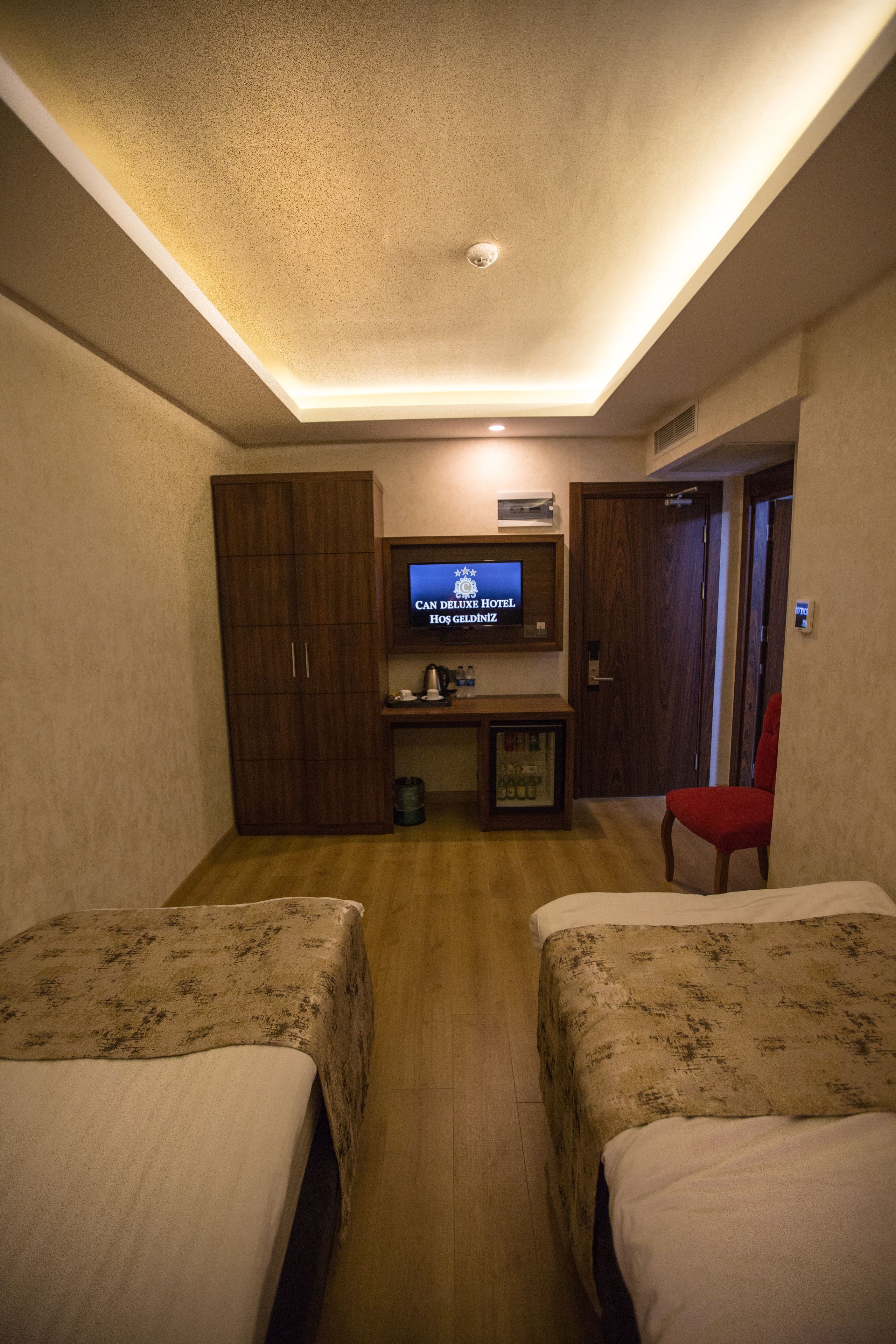 economy twin room | premium bedding, free minibar items, in-room safe, desk