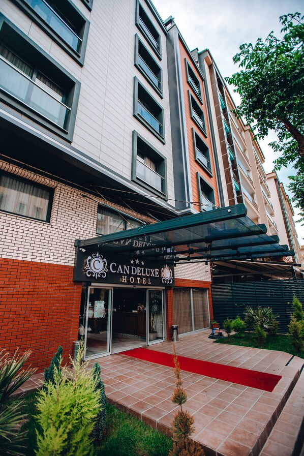 Fachada de la propiedad