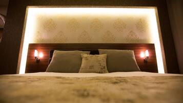 أغطية فراش متميزة ومأكولات ومشروبات مجانية في الميني بار