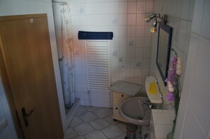 Shower, hair dryer, towels - Apartment in the Prinzenstraße - Apartments, Angela Möller (Kappeln)