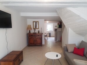 Télévision, table de tennis de table