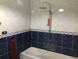 Bathroom - A Cosy Three Bedrooms  Apartment in Degla, Maadi ,Cairo, Egypt. (Maadi)