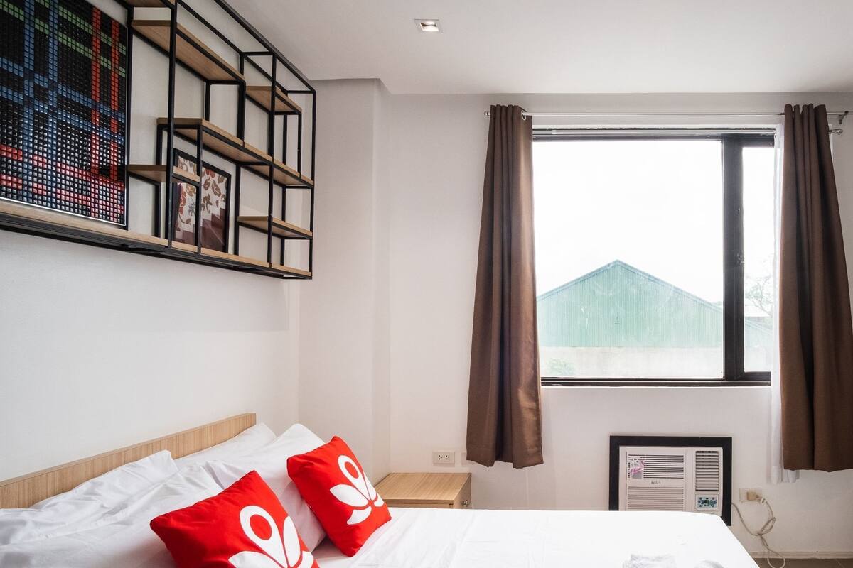 Standard Double Room | Desk, blackout drapes, soundproofing, WiFi (free)