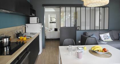 APPARTEMENT DE CHARME AVEC TERRASSE DANS RĂSIDENCE AU CALME PROCHE CENTRE JONZAC