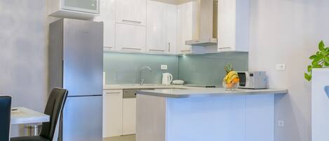 Fridge, microwave, oven, dishwasher