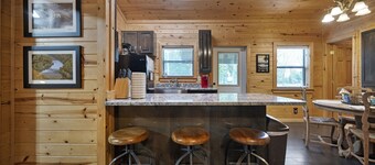 Firefly @ Lazy River Retreat auf dem Mt. Fork River Broken Bow OK für 6 Personen