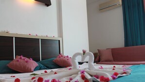In-room safe, desk, blackout drapes, cribs (surcharge) - Luna Beach City (Alanya)