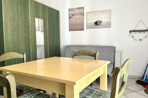 Dining - S012 - Sirolo, new studio apartment with terrace (Sirolo)