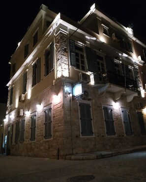 Front of property - Fiera Guesthouse (Syros)