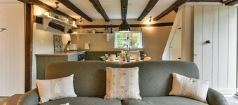 2 bedroom accommodation in Cheriton