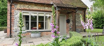 2 bedroom accommodation in Cheriton