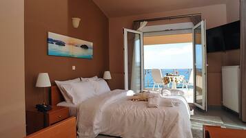 Studio Superior, quang cảnh biển, tầng lửng | Bộ đồ giường cao cấp, màn/rèm cản sáng, phòng cách âm