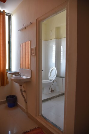 Douche, douche cascade, articles de toilette (gratuits)