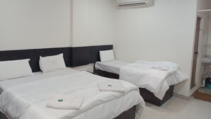 Deluxe Triple Room - Gurudatta Hotel (Shirol)