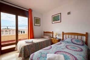 4 habitaciones, tabla de planchar con plancha y wifi gratis 