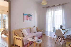 Dining - Sitia old port apartment - walk to beach - AC - WIFI (Sitia)