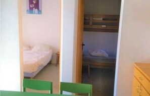 2 bedrooms