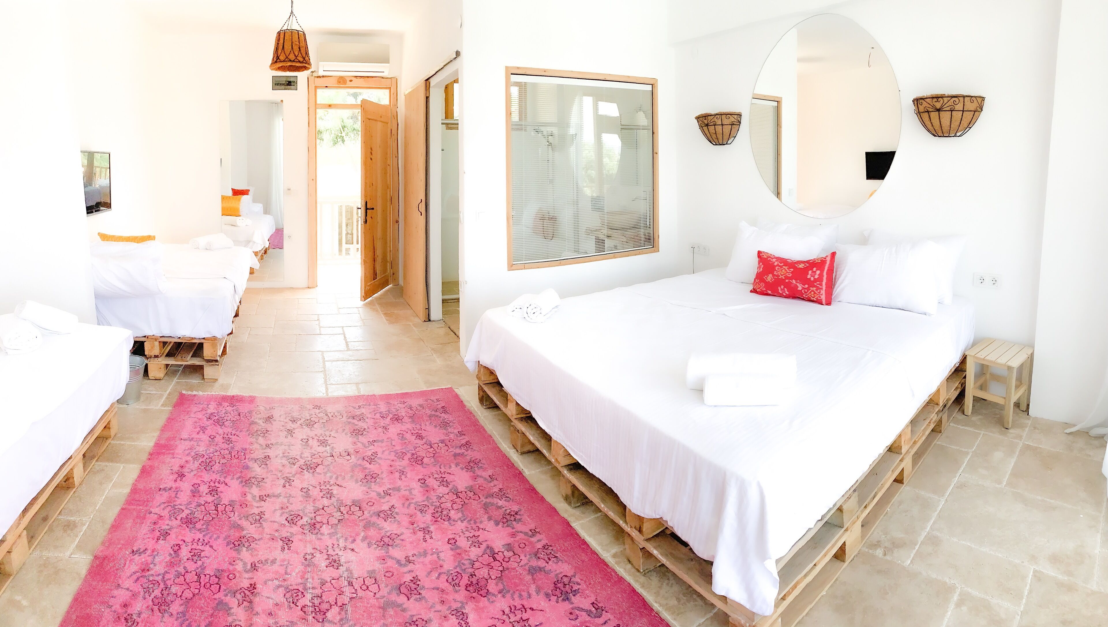 1 slaapkamer, een minibar, een kluis op de kamer, een bureau