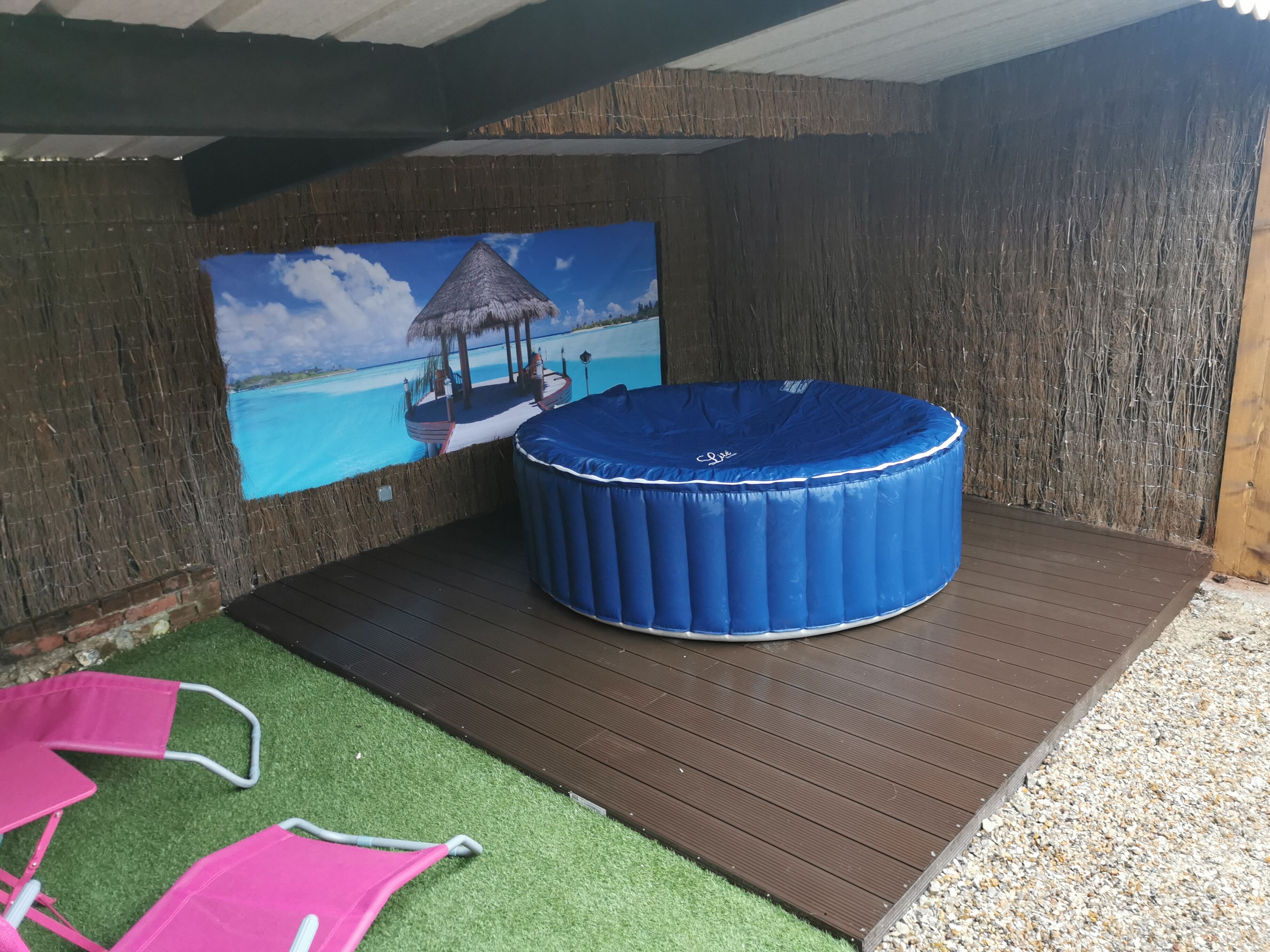 Bain à remous extérieur